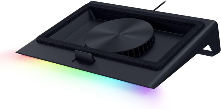 Razer Laptop Cooling Pad - Smart Fan Control - Laptops & Macbooks 14"-18" - 3 Port USB - Chroma RGB
