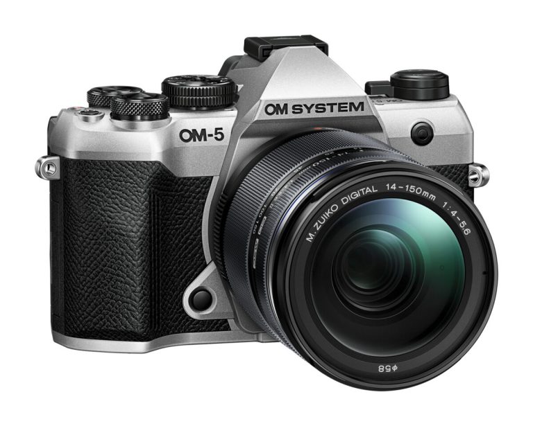 OM-5 II body silver M.Zuiko Digital 14-150mm F4-5.6 II lens black